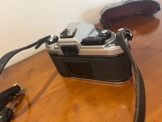 Cámara Nikon FG Plata