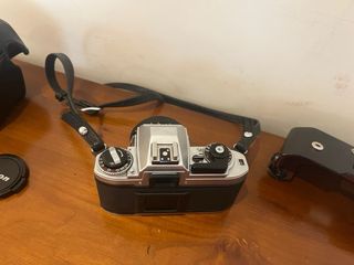 Cámara Nikon FG Plata