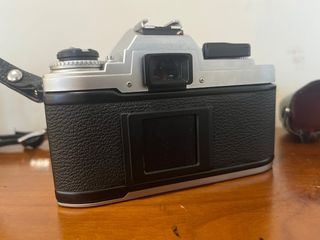 Cámara Nikon FG Plata