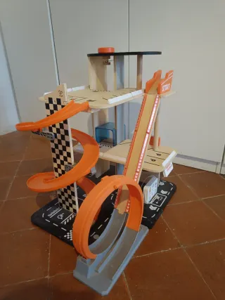 Garaje de madera Hape para niños