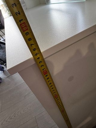 Tocador con espejo LED y enchufes