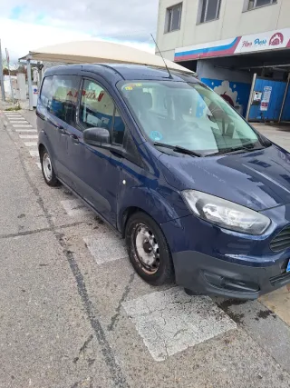 Ford E-Transit Courier 2015