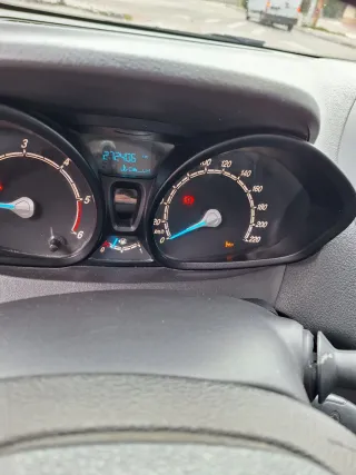 Ford E-Transit Courier 2015