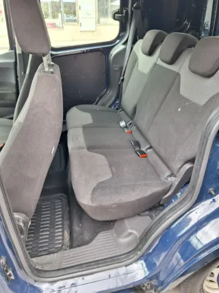 Ford E-Transit Courier 2015