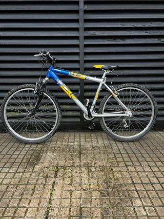 Btt BH OverX talla M ruedas de 26 semi nueva