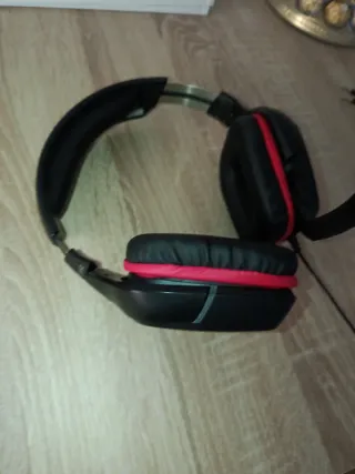Auriculares Logitech G332 Negros y Rojos