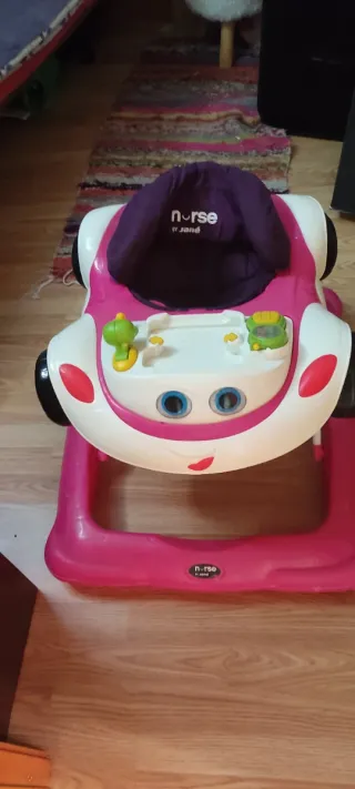 Andador bebé coche rosa