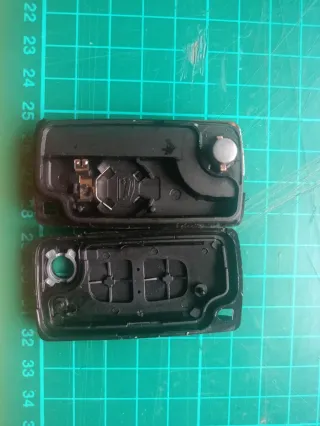 Recambio carcasa llave Peugeot CE0536 soporte pila
