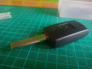 Recambio carcasa llave Peugeot CE0536 soporte pila