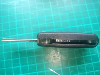 Recambio carcasa llave Peugeot CE0536 soporte pila