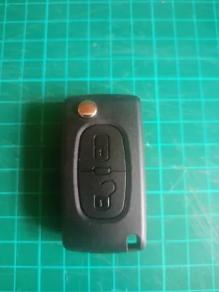 Recambio carcasa llave Peugeot CE0536 soporte pila