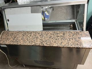 Vitrina refrigeradora para pescado.