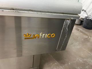 Vitrina refrigeradora para pescado.