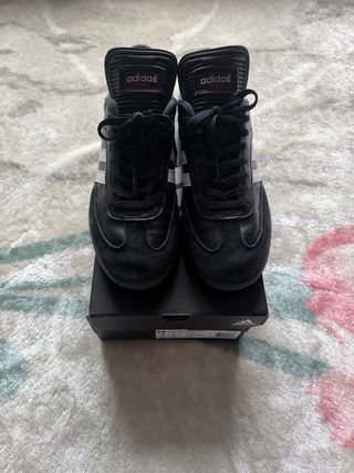 Adidas Samba Classic.