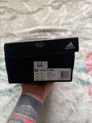 Adidas Samba Classic.