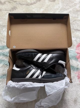 Adidas Samba Classic.