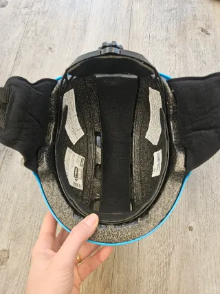 Casco esquí infantil con funda pantera