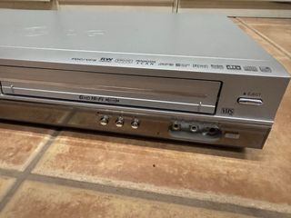 Reproductor DVD/Videograbadora VHS LG VCX8806M