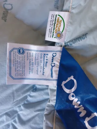 Edredón de pluma y plumón azul y blanco