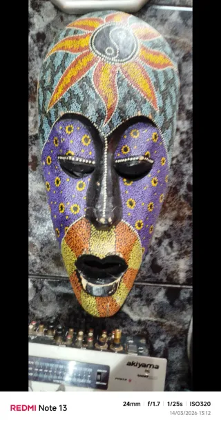 Máscara tribal Akiyama multicolor