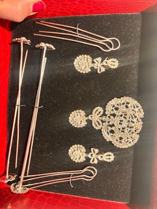 Aderezo fallero plateado.