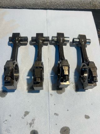 Bielas y bulones Seat 850