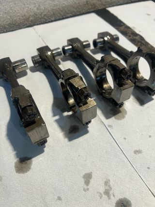 Bielas y bulones Seat 850