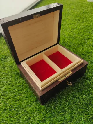 Caja joyero de madera decorada
