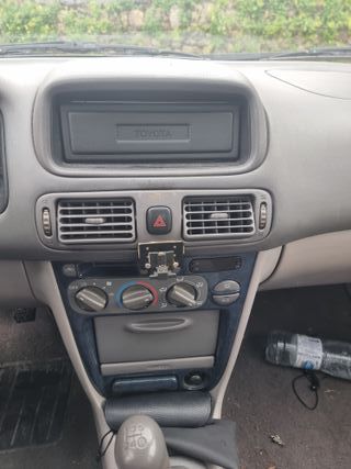Toyota Corolla 1998 con itv