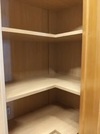 Mueble alto esquinero de cocina de madera de haya