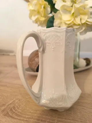 Jarra de porcelana vintage blanca