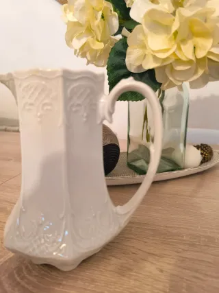 Jarra de porcelana vintage blanca