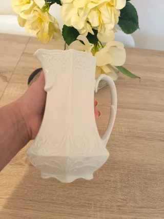Jarra de porcelana vintage blanca