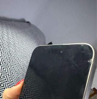 iPhone 15 Pro Max 256GB Plata - Pantalla y Esquina