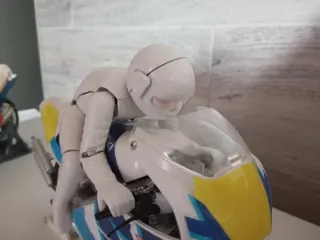 Suzuki RGV 500 RC 1/8