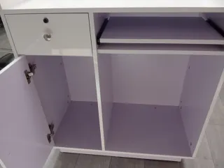 Mostrador recepción blanco con detalles