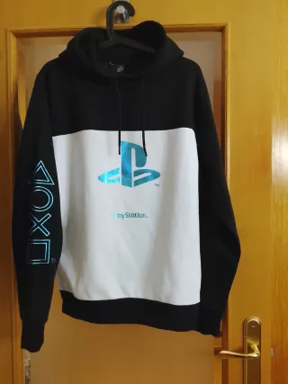 Sudadera PlayStation Negra y Blanca y cazadora