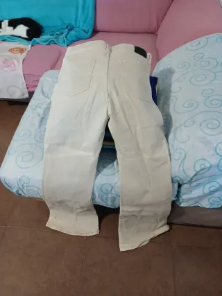 Pantalón vaquero beige