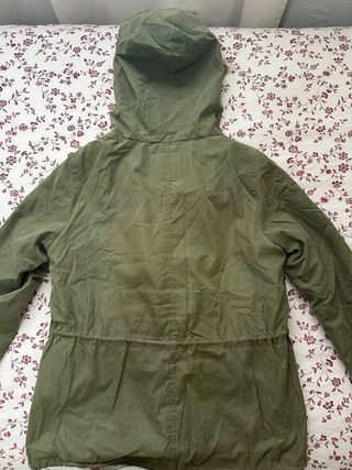 Parka verde con borreguito