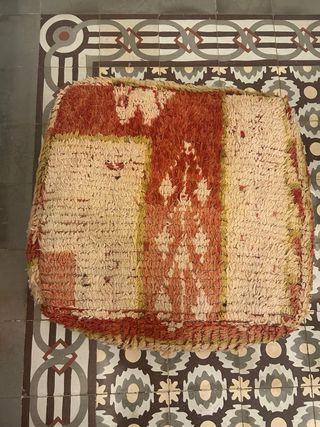 Pufs marroquíes de tela y lana