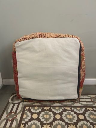 Pufs marroquíes de tela y lana
