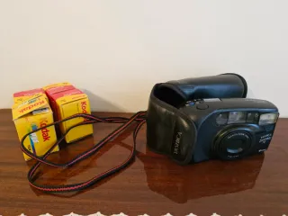 Macchina fotografica Yashica Zoomate 70