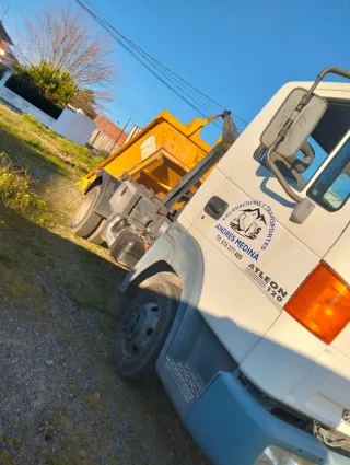 Alquiler Contenedores Escombros y Podas