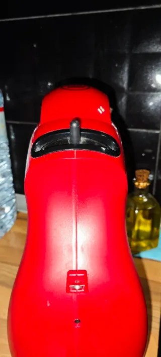 Cafetera cápsulas roja De'Longhi