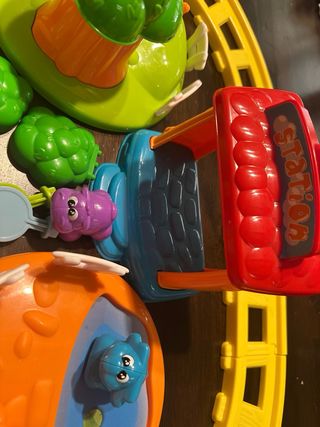 Trenino Chicco con accessori funzionante parla1