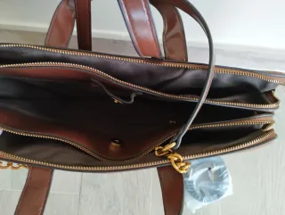 Bolso maletín mujer marrón con cadena dorada