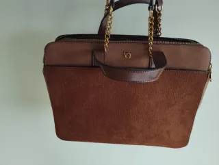 Bolso maletín mujer marrón con cadena dorada