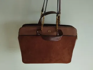 Bolso maletín mujer marrón con cadena dorada