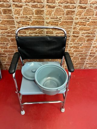 Sillón con inodoro plegable