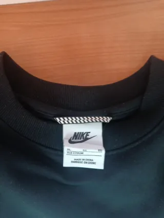 Sudadera Nike sin capucha negra